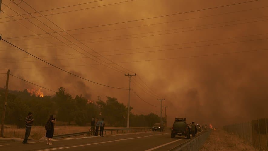, Incendies massifs, évacuations historiques, 44°C&#8230; la Grèce ravagée par les fortes températures ce week-end