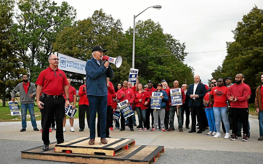 , Joe Biden rejoint des ouvriers sur un piquet de grève : un geste « historique